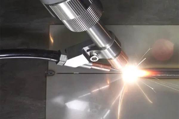 Laserové svařování s přídavným materiálem